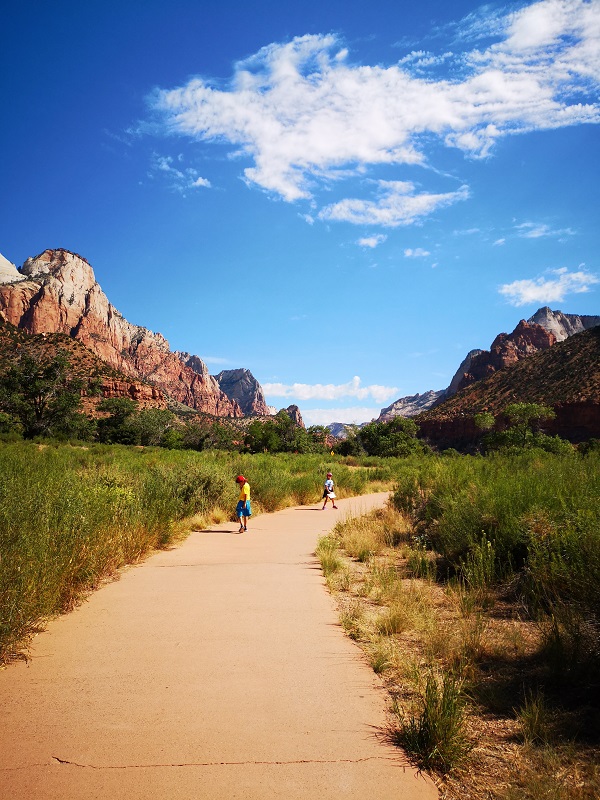 children on Pa'rus trail Zion Valley, Utah