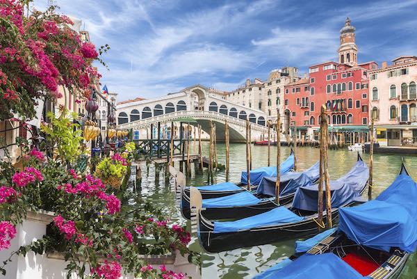 Rialto bridge in Venice