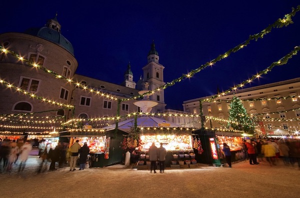 Salzburg Weihnachtsmarkt - Salzburg christmas market at night