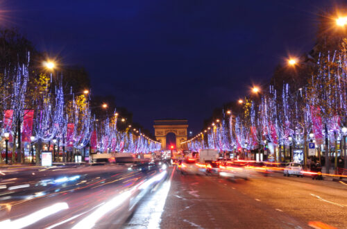 arc de triumph in Paris with Christmas decorations